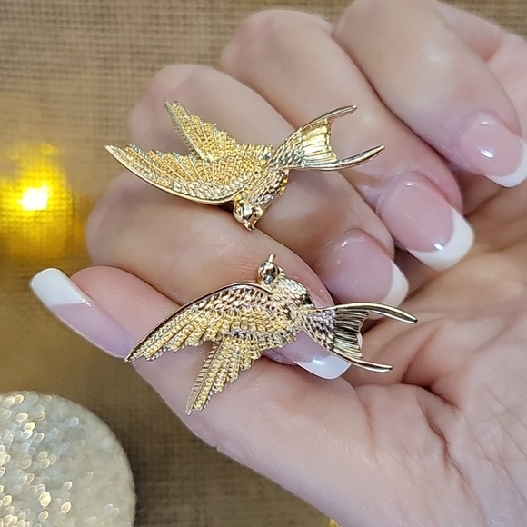 🔥LAST PAIR🔥 BIRDS IN FLIGHT EARRINGS - Picture 1 of 7